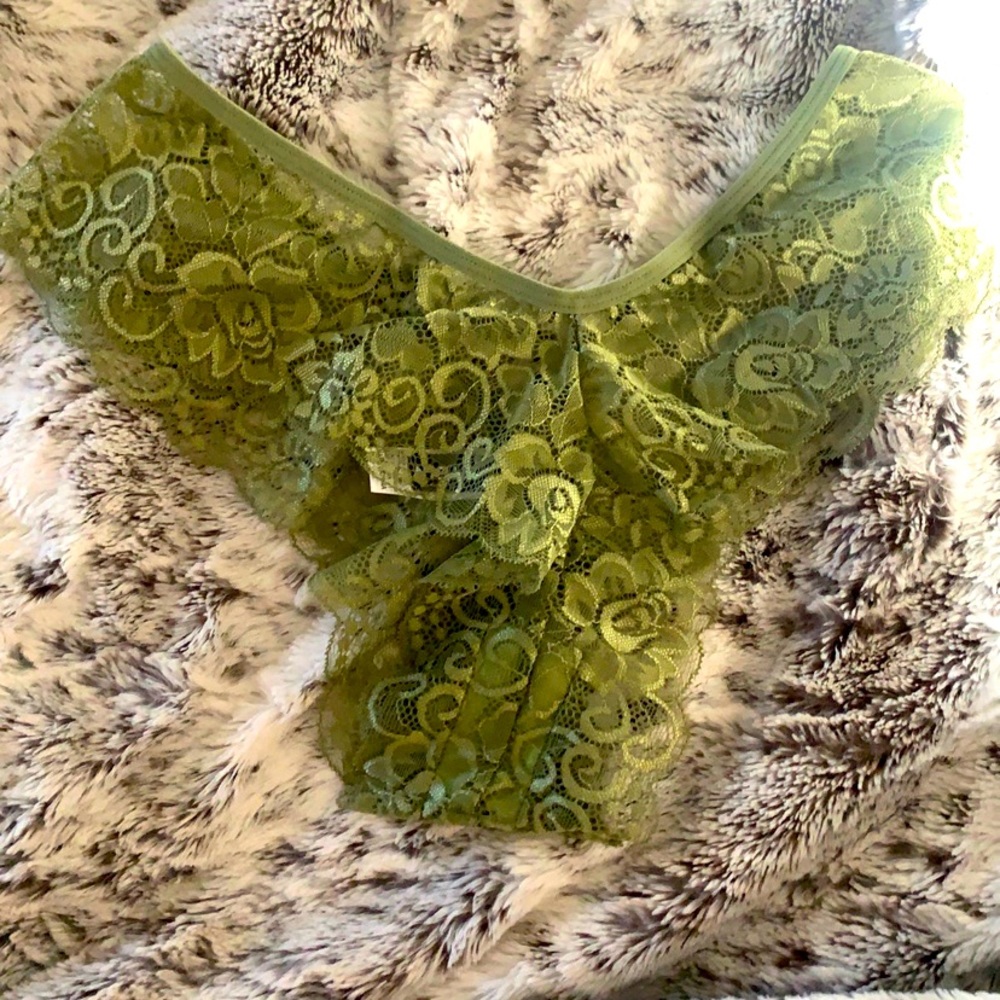 Pretty green lacy